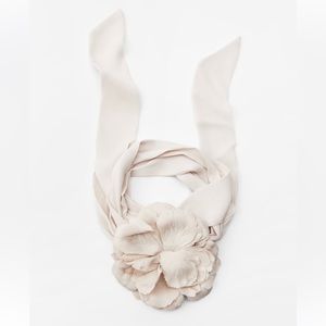 NWT Zara Flower Neck Scarf